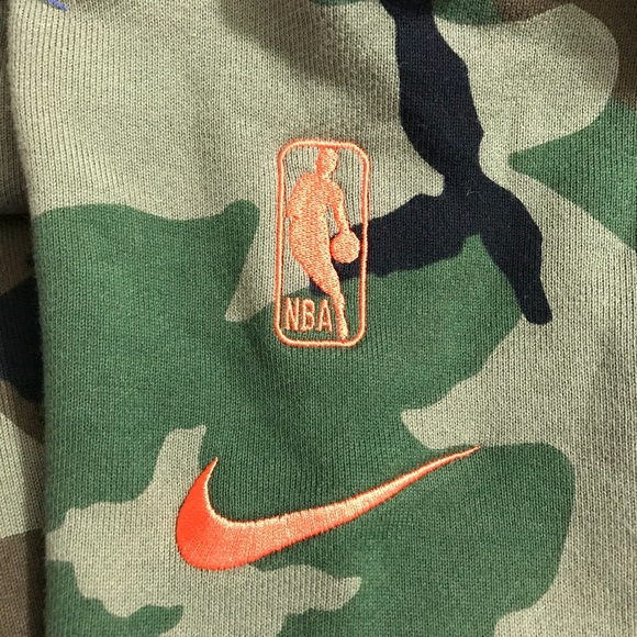 Nike NY Knicks Basketball Pullover Hoodie XXL Camo - Picture 5 of 7